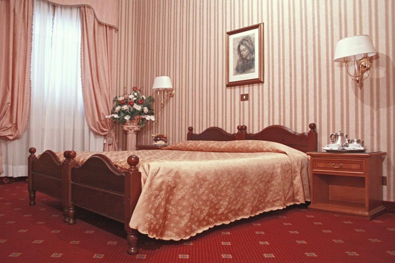 The Major Rom
